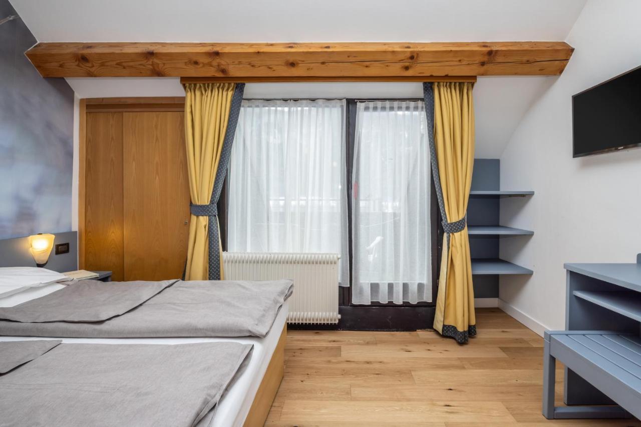 Pippo Hotel Terzolas Exterior photo